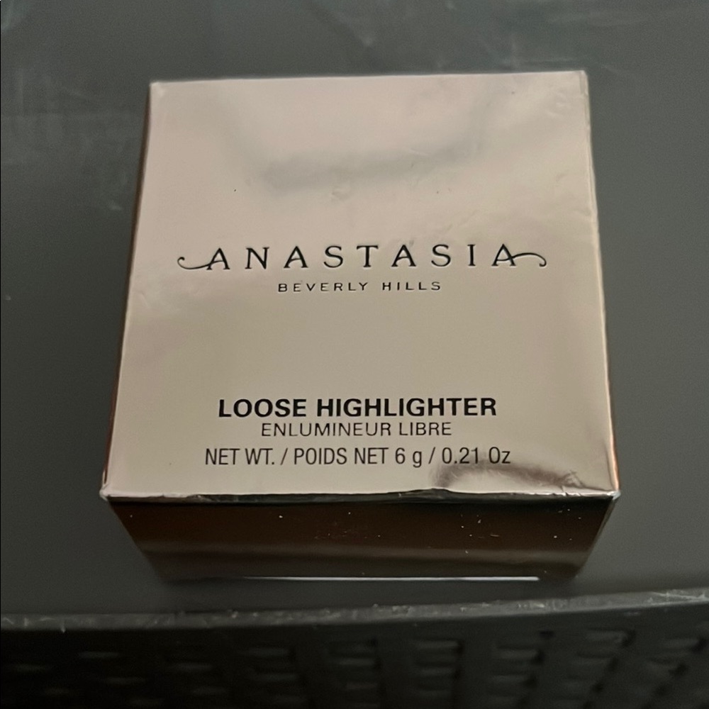 Anastasia Beverly Hills Loose Highlighter